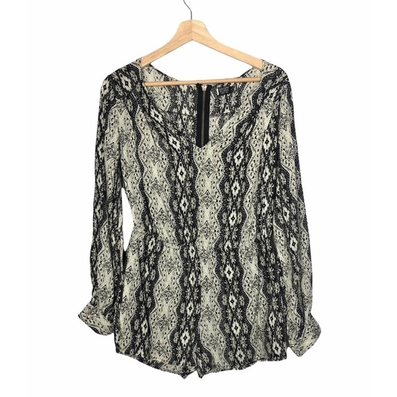 Volcom Black & White Printed V-Neck Long Sleeve Romper M - Picture 2 of 9